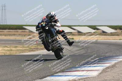 media/Aug-04-2024-TrackDaz (Sun) [[e1ff0814b6]]/Group B/1220pm (Wheelie Bump)/